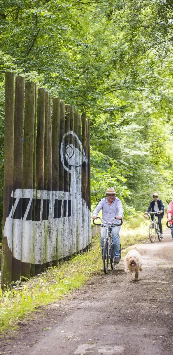La Véloscénie le long de l'ancienne piste de l'Aérotrain
