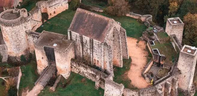 Château de la Madeleine automne