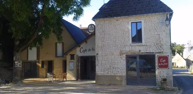 Cafe-de-la-Place-Courgeon