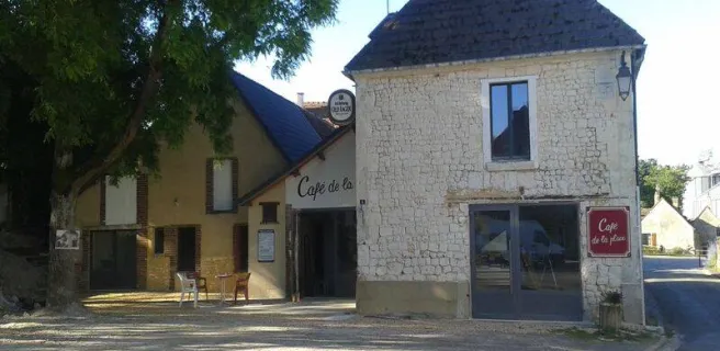 Cafe-de-la-Place-Courgeon
