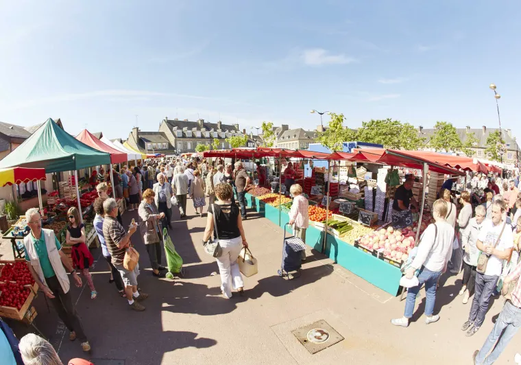 marché de St-Hilaire-du-Harcouët