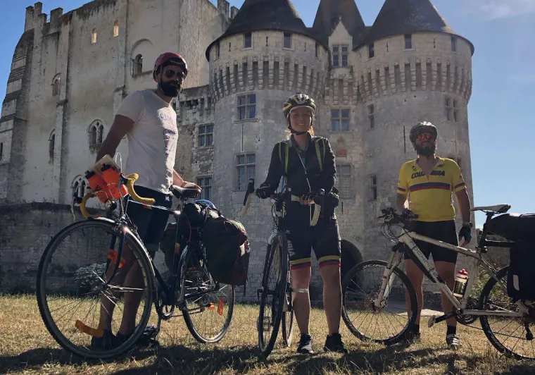 Chateau de Nogent-le-Rotrou des comtes du Perche - Temoignage Guillaume voyage a velo retro vintage le long de La Veloscenie