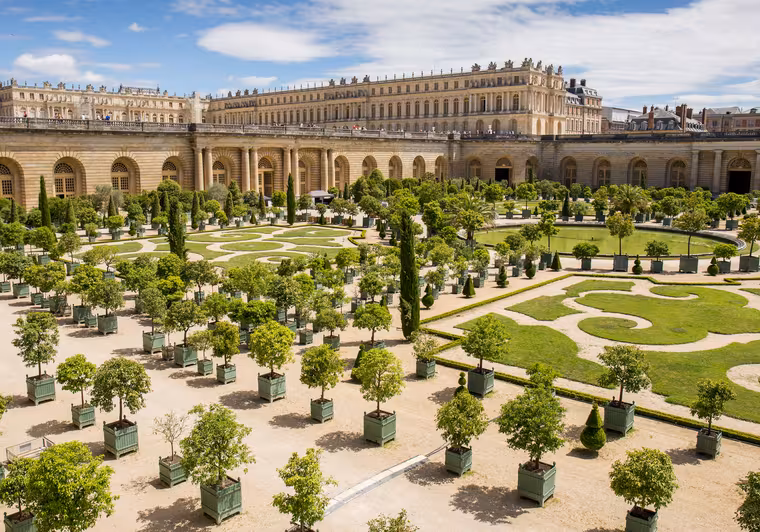 Jardins de l'Orangerie du château de Versailles, premier grand site patrimonial sur l'itinéraire cyclable Véloscénie
