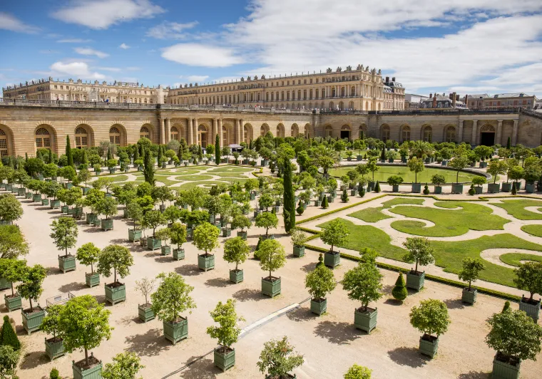 Jardins de l'Orangerie du château de Versailles, premier grand site patrimonial sur l'itinéraire cyclable Véloscénie