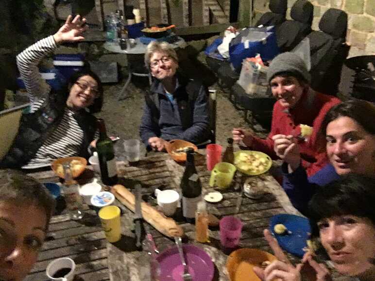 Repas du soir au camping du Mêle sur Sarthe