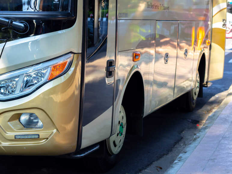 Lignes de bus desservant des points de départ ou d'arrivée le long de La Véloscénie