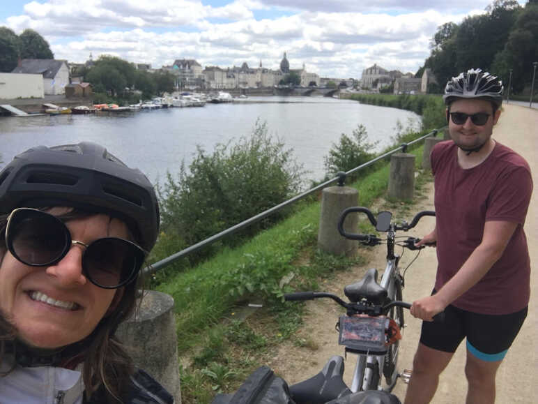 Tom et Sixtine le long de la Véloscénie et de la Vélo Francette