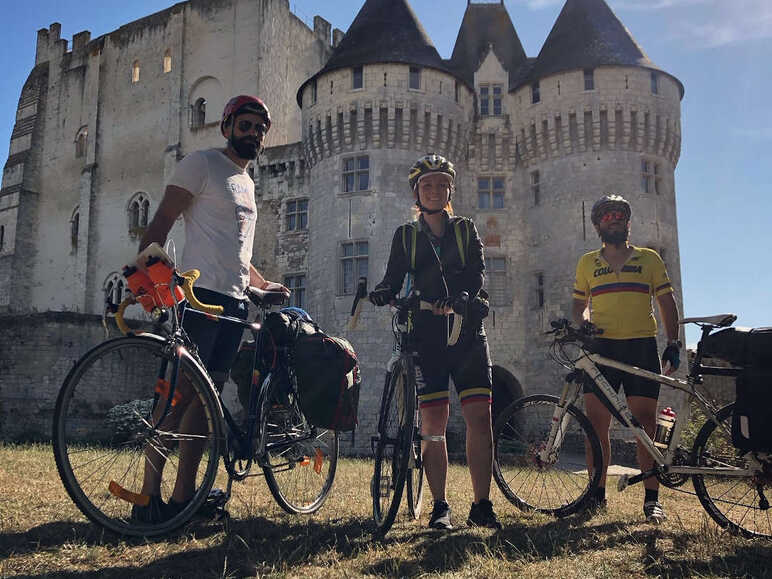 Chateau de Nogent-le-Rotrou des comtes du Perche - Temoignage Guillaume voyage a velo retro vintage le long de La Veloscenie
