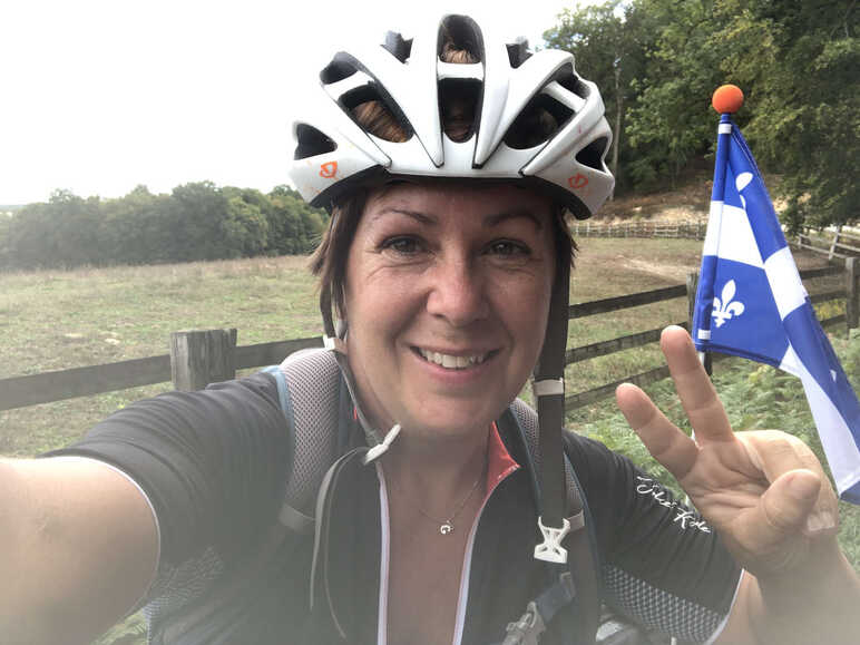 Portrait Josiane Martineau, voyageuse à vélo québécoise le long de La Véloscénie en septembre 2020.